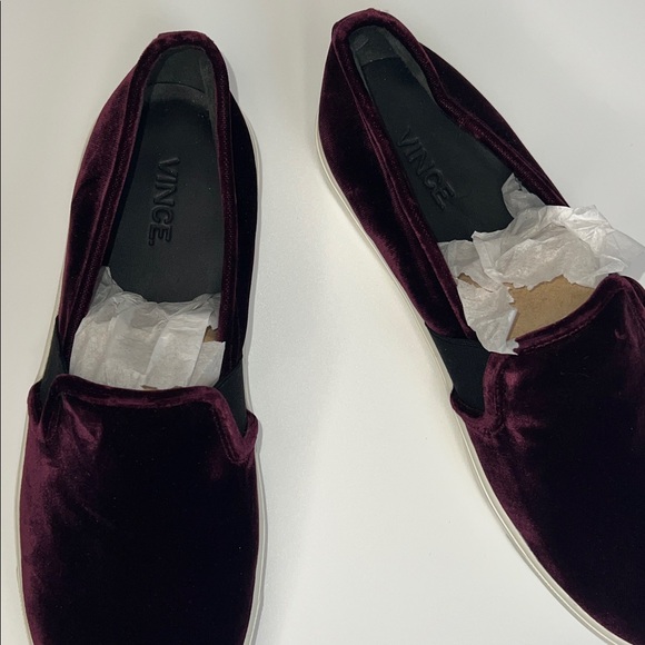 ♥️NWT VINCE WOMENS BLAIR VELVET PULL ON SNEAKERS IN PINOT SIZE 39 - Picture 10 of 14